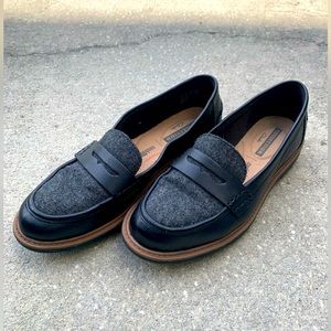 Women’s 6.5 Clark’s Penny Loafers